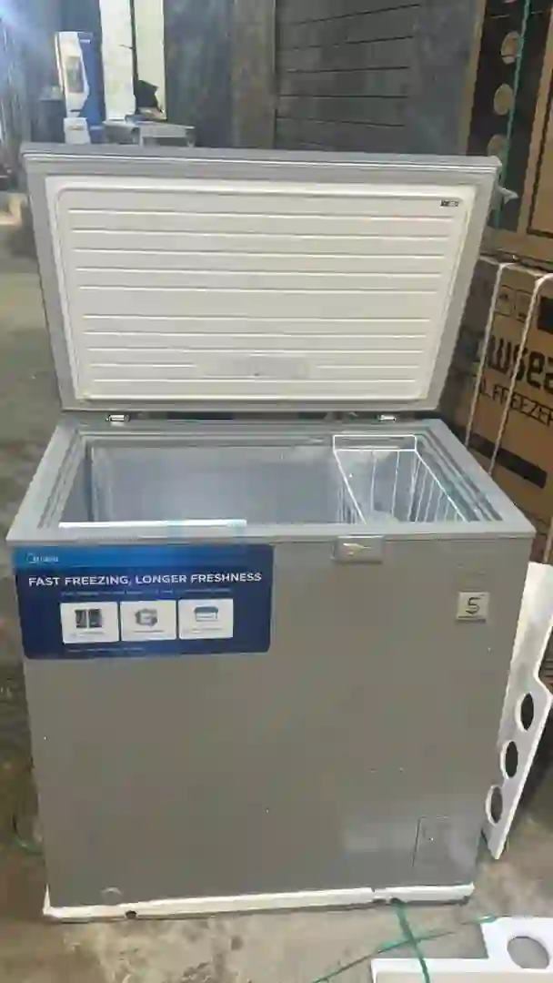 Midea 200L chest freezer