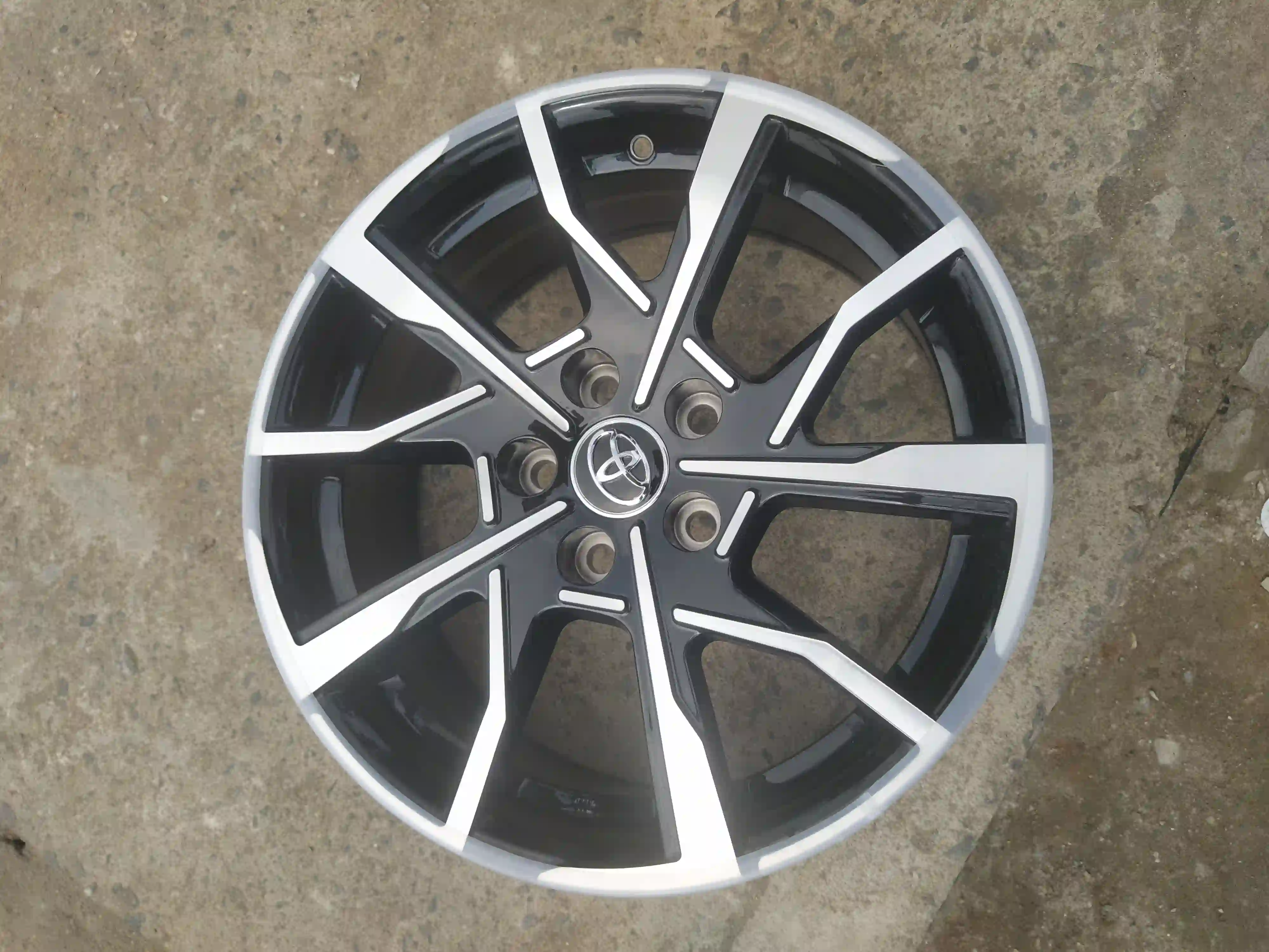 Lexus ES and Rx 17 wheel